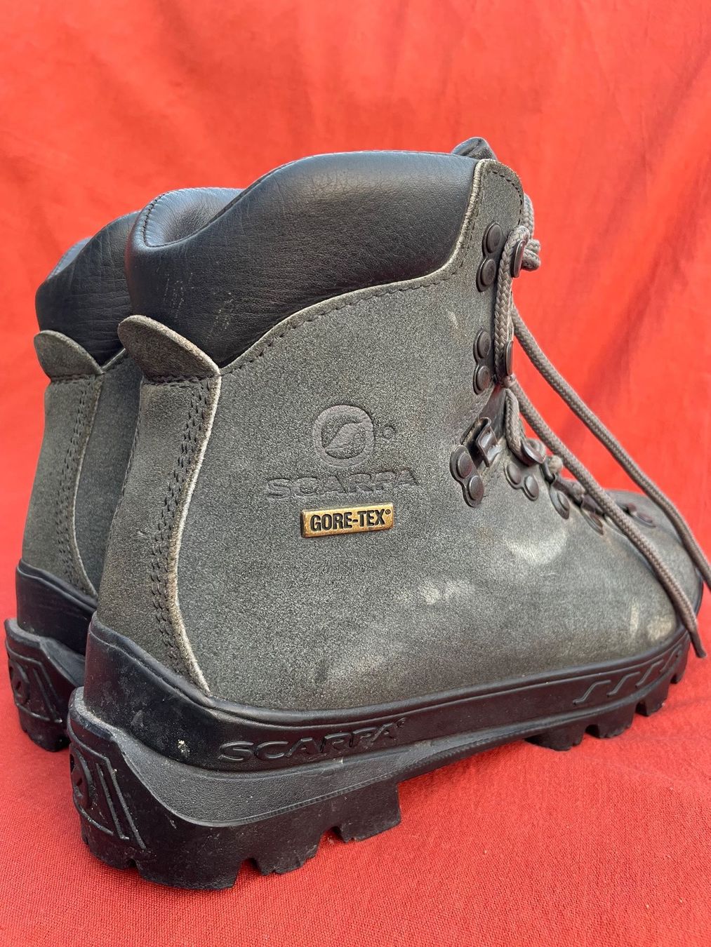 Scarpa Scarpe da donna: Scarpa Wanderschuhe Vibram Sohle Grösse 38.5 gebraucht – Usato da Luzern venduto da nilabintang 4