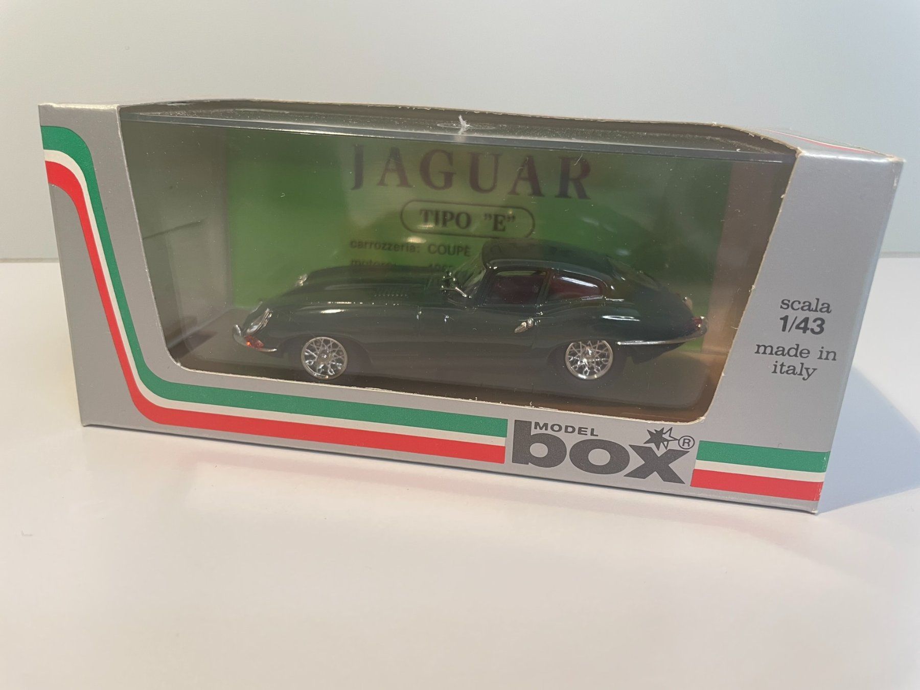 Modellini d'auto: BOX Model Jaguar Type E 1962 Coupé, 1:43 – Nuovo e nell'imballaggio originale da Bättwil venduto da Samuel_Wyss