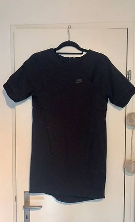 Nike Tech Fleece Kleid