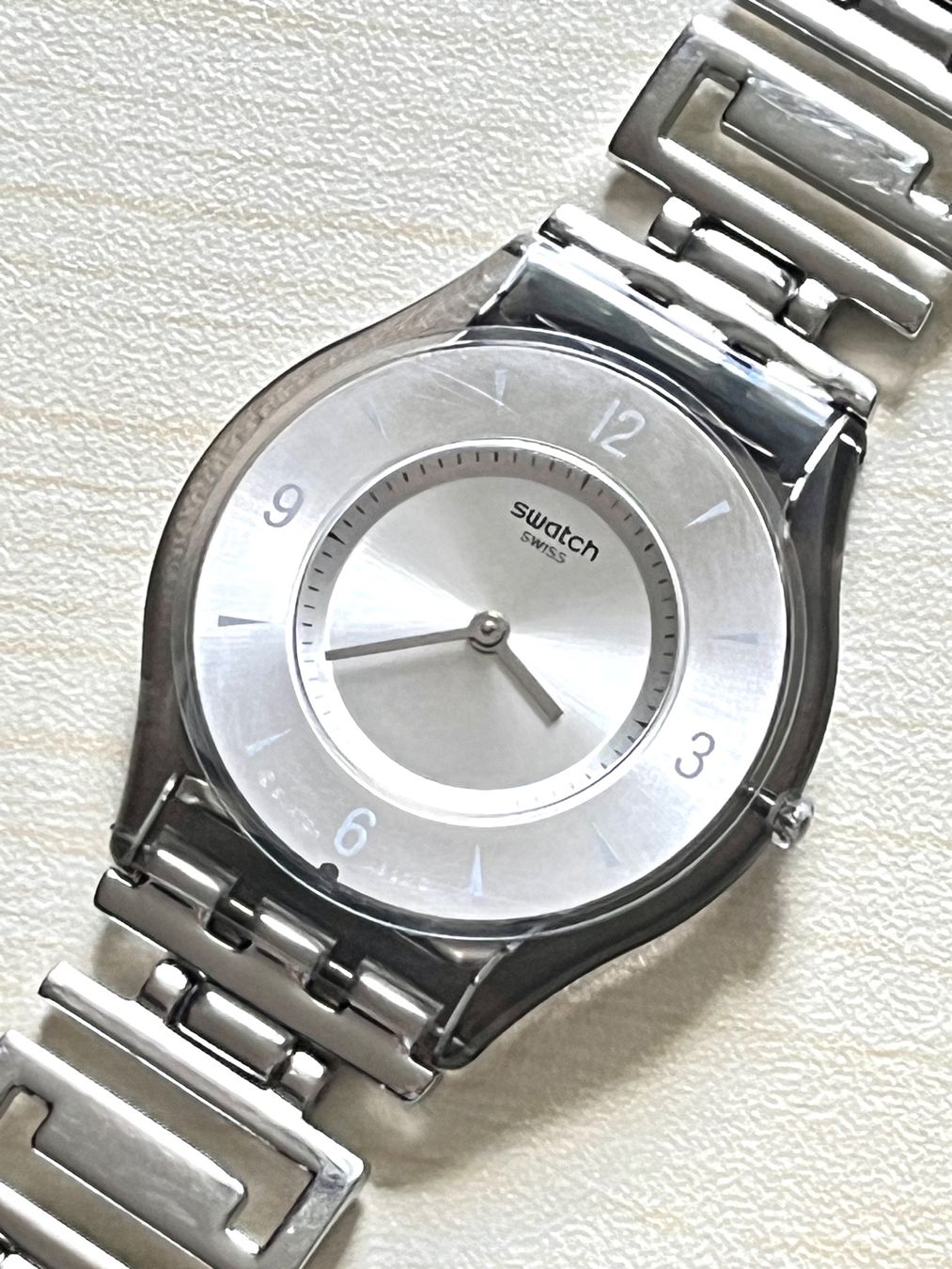 Swatch Orologi: Coole Swatch Uhr, Silber Look, Zeitlos! – Usato da Grenchen venduto da chththl
