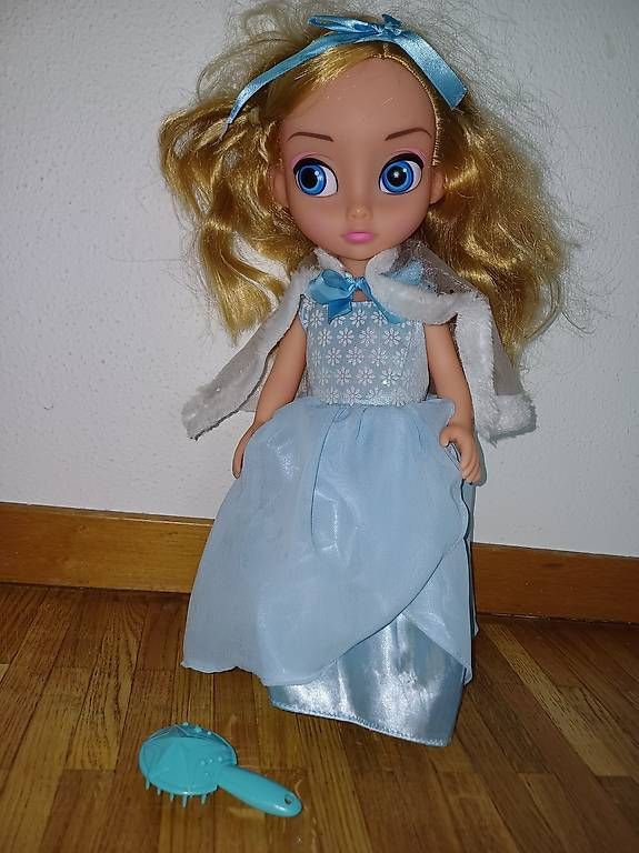 Bambole: Poupée reine des neiges, 30 cm – Usato da Lausanne venduto da RUBY.1990 1