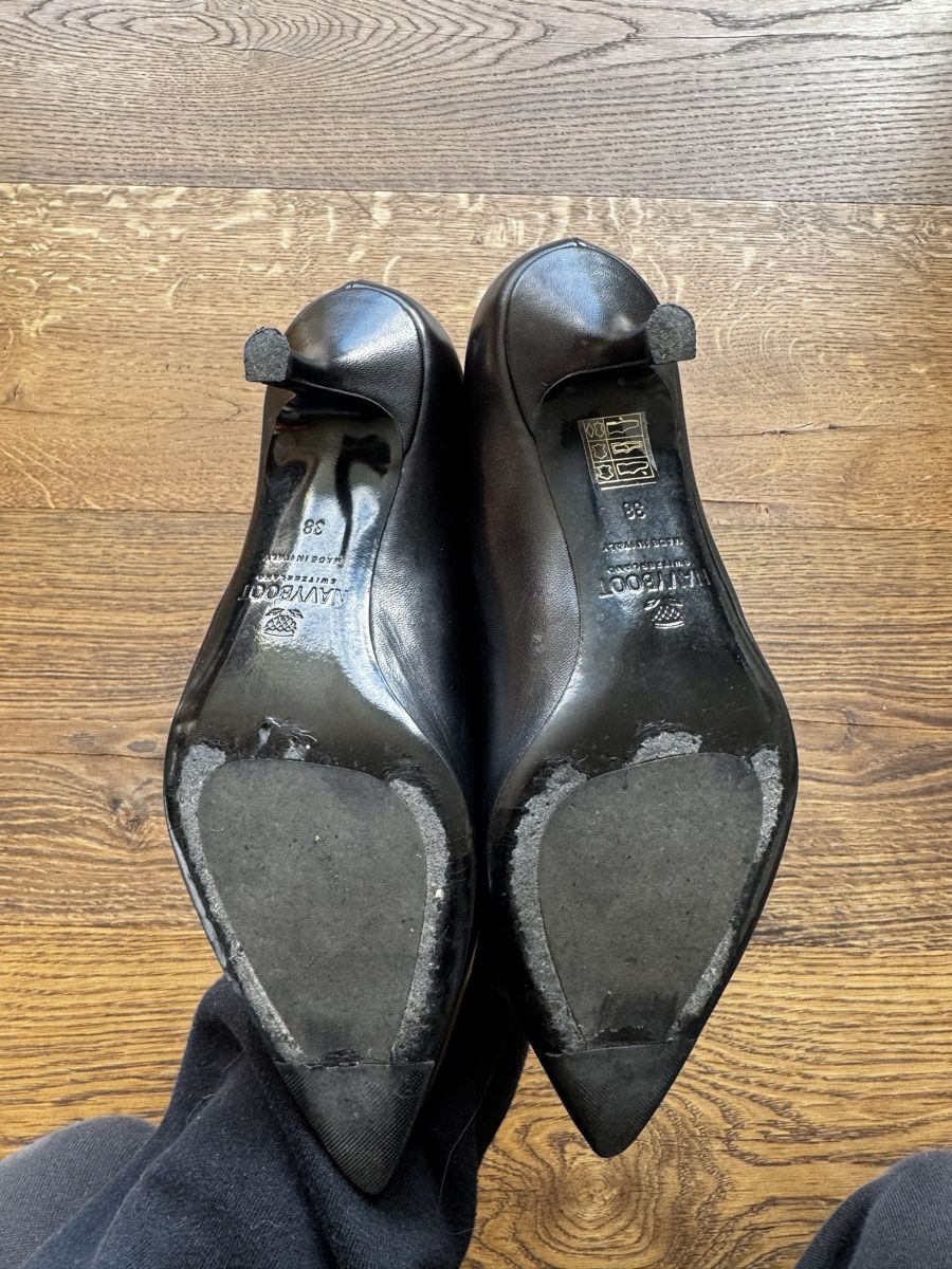 Scarpe da donna: Navyboot Black Leather Heels, Kittenheels – Usato da Zürich venduto da forestF4iry 2