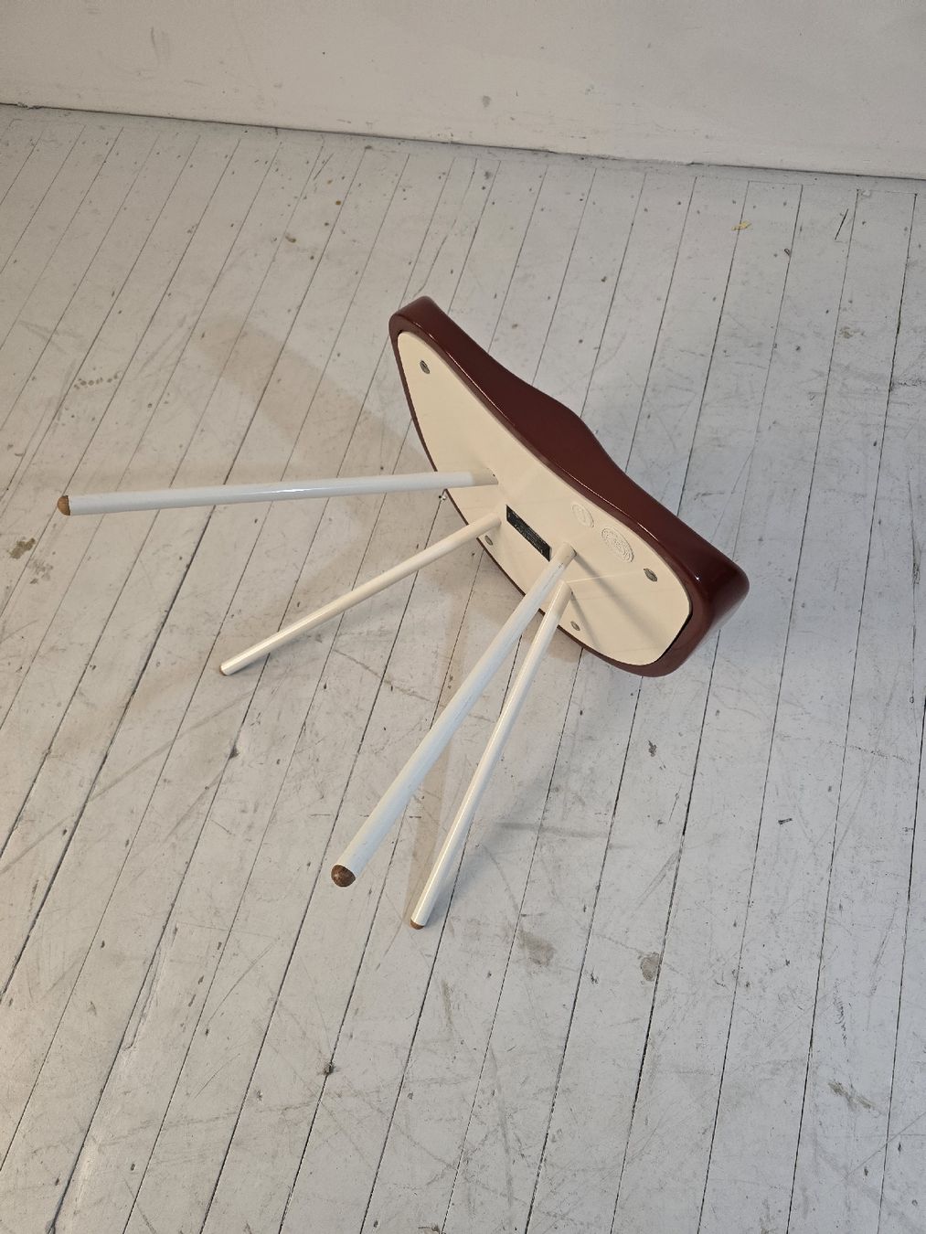 Vitra Hocker: Jean Prouve Stool – Neu (gemäss Beschreibung) aus Untersiggenthal von babette0815 8