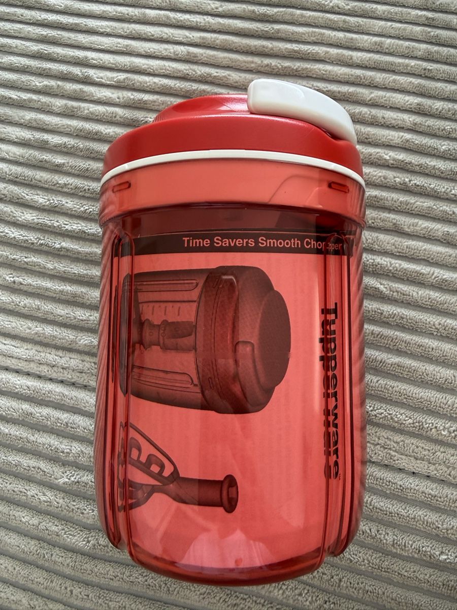 Tupperware Appareils de cuisine: Tupperware Küchen-Zerkleinerer Rot neu – Neuf (Voir description) à Sutz par adrian.kaeser 1