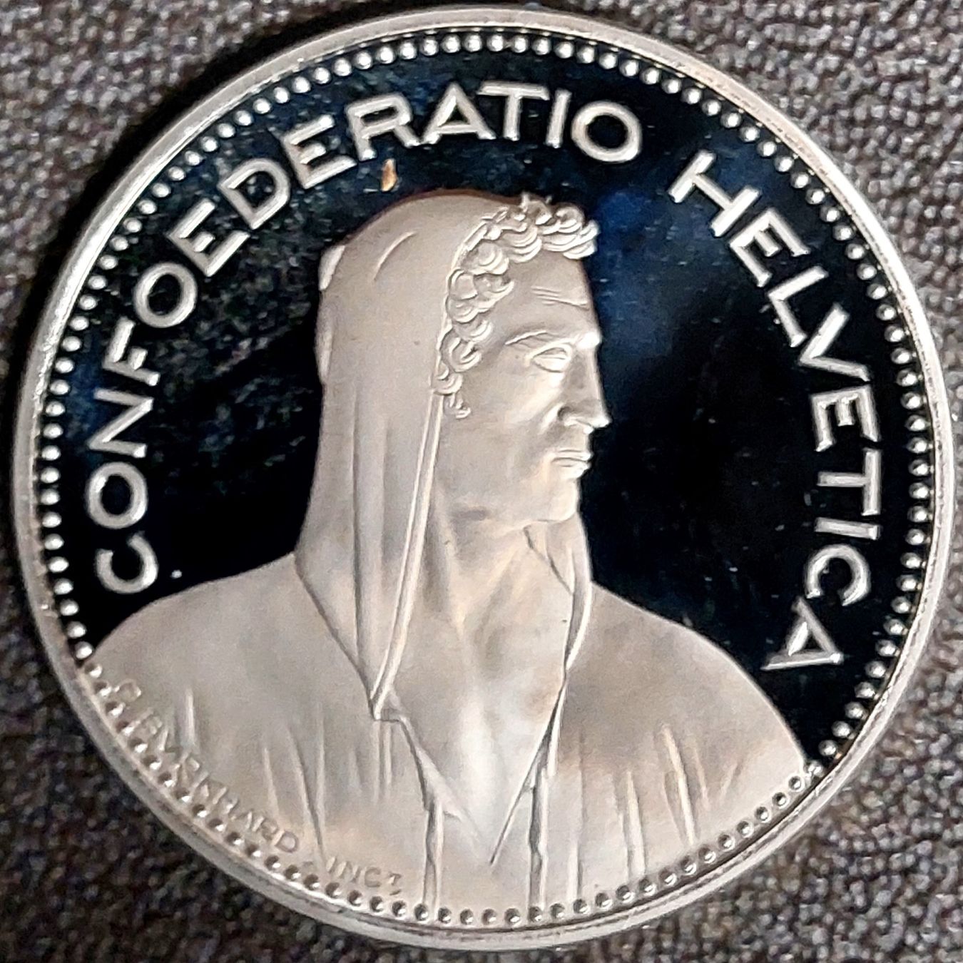 Tutti le monete: 5 Franken 2009 stgl. / aus Münzsatz – Nuovo (secondo la descrizione) da Arch venduto da coinsandmore 1