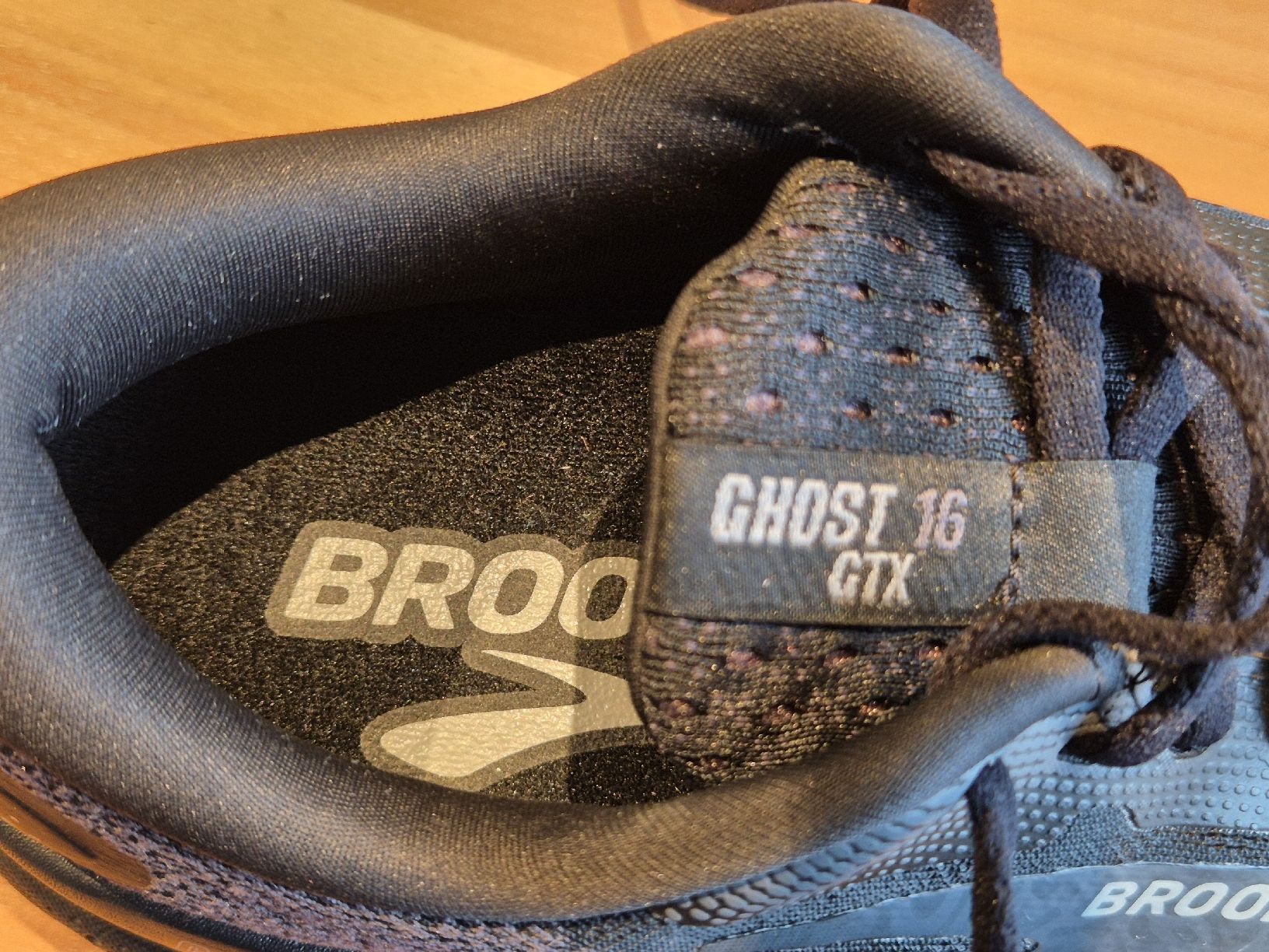 Brooks Damenschuhe: Brooks Ghost 16 GTX, Grösse 37,5, schwarz, neu – Neu (gemäss Beschreibung) aus Baar von Bigs1 6
