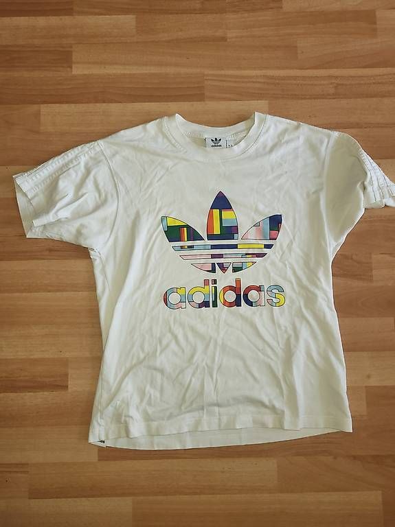 T-shirts: Adidas T-Shirt Grösse S – D'occasion à Pfungen par meierda89