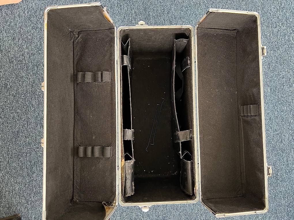Valises de voyage: Werkzeugkoffer Hartschale – D'occasion à Winterthur par Fonti_sponti 1