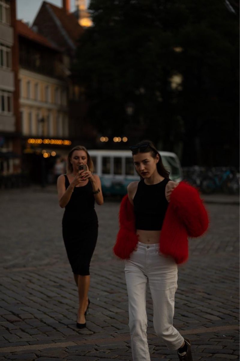Vestes: Faux Fur Jacket Red size S/M condition new – Neuf (Voir description) à Basel par eka_v28r 6