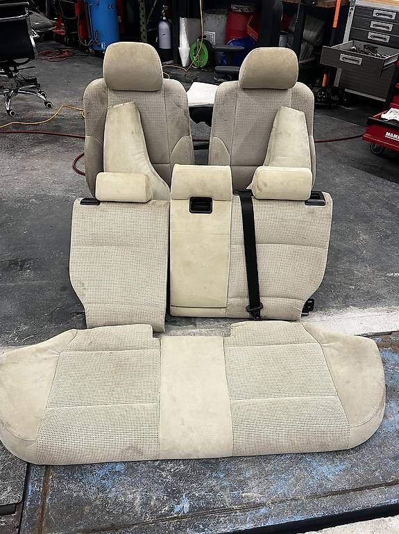 BMW Tutti pezzi di ricambio auto: Alcantara Ausstattung für bmw e46 – Usato da Zeihen venduto da bir_jf7f