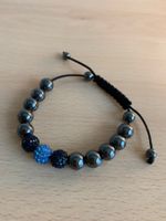 Armband mit Strasssteinen