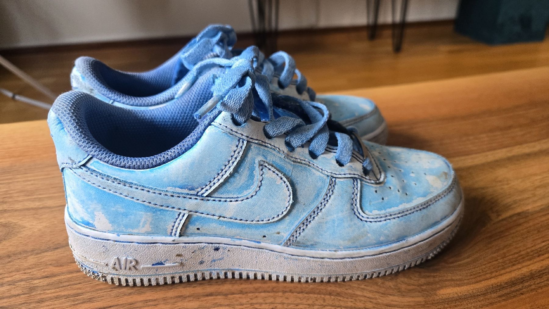 Nike Scarpe da uomo: Nike Air Force 1 unikat gr.36.5 – Usato da Zürich venduto da Deesay 2