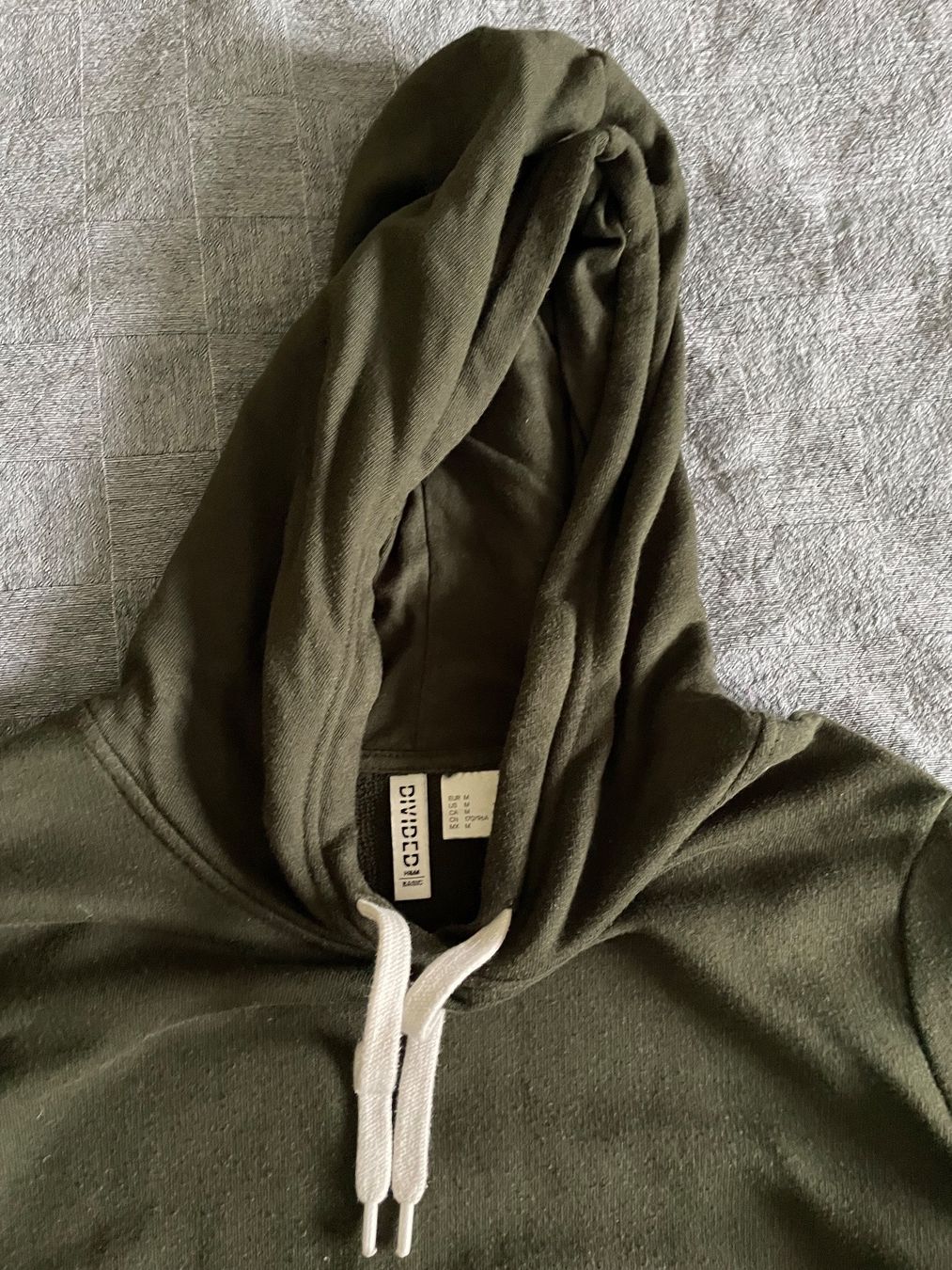 H&M Maglioni & Felpe: Sweat à capuche kaki H&M, taille M – Usato da Biel/Bienne venduto da lisalrh 1