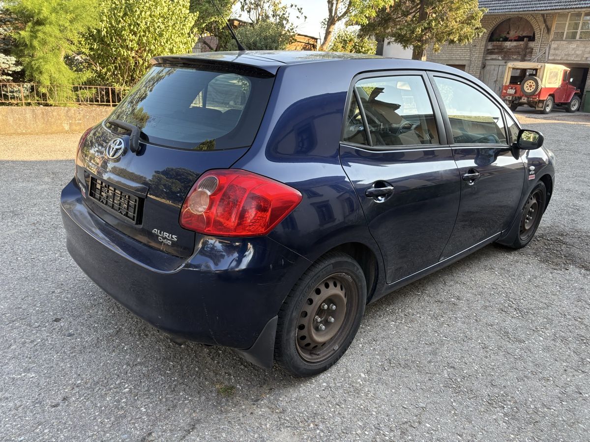 Toyota Automobili: Toyota auris – Usato da Siviriez venduto da S16_cl2000 2
