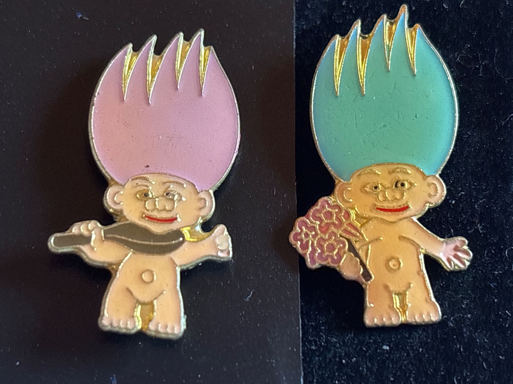 Placchette & Badge: Pins Comic – Usato da Lützelflüh-Goldbach venduto da NicoleL.