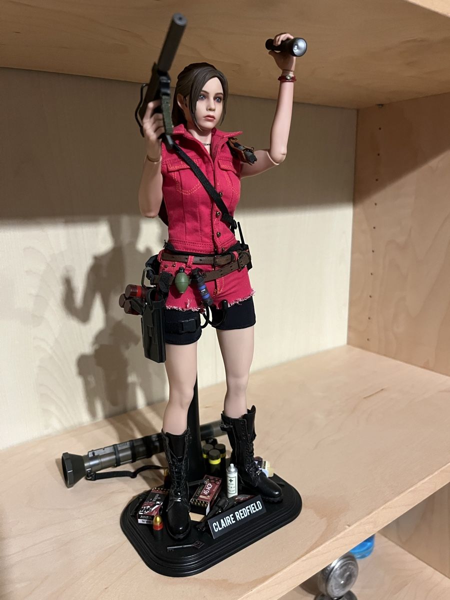 Statuette: Figur Claire Redfield Resident Evil 2 – Nuovo (secondo la descrizione) da Oberweningen venduto da Sir_Damian 3
