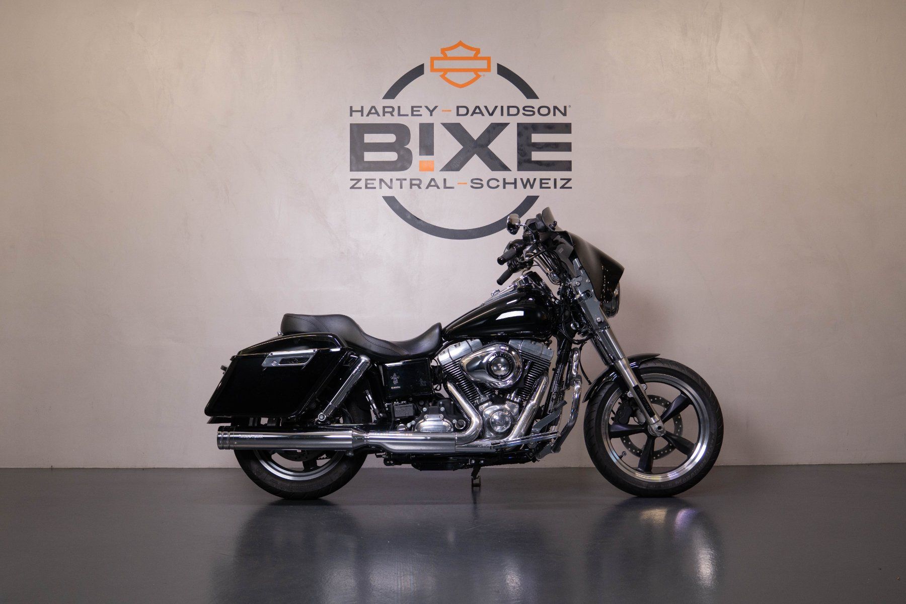 Harley-Davidson Chopper: Harley Davidson FLD 103 Switchback – Gebraucht aus Hünenberg von Maxim369