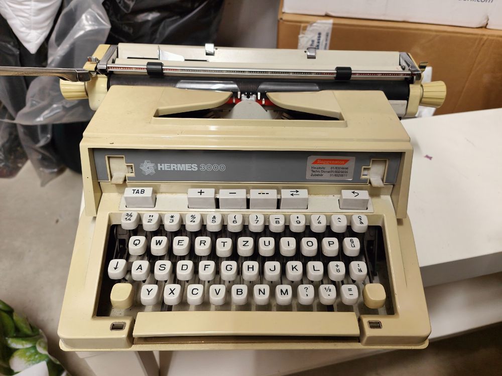 Hermes 3000 Schreibmaschine (D'occasion) à Nesselnbach pour CHF 1 ...