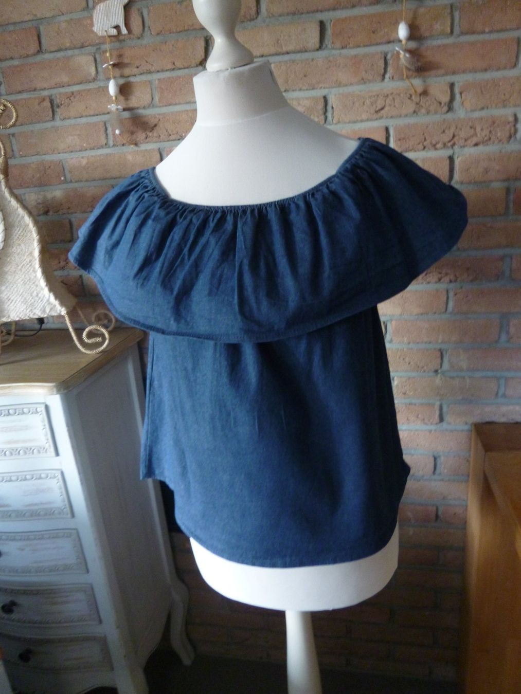 Camicette: blaue Jeans-Carmenbluse  Bluse Gr. M NUNA LIE – Usato da Dättlikon venduto da Mamakuga