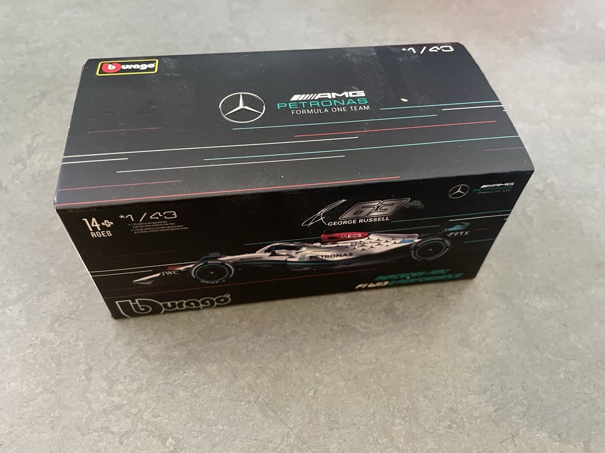 Bburago Voitures modèles: F1 Mercedes Modellautos – D'occasion à Kerns par jol_h6f8 2