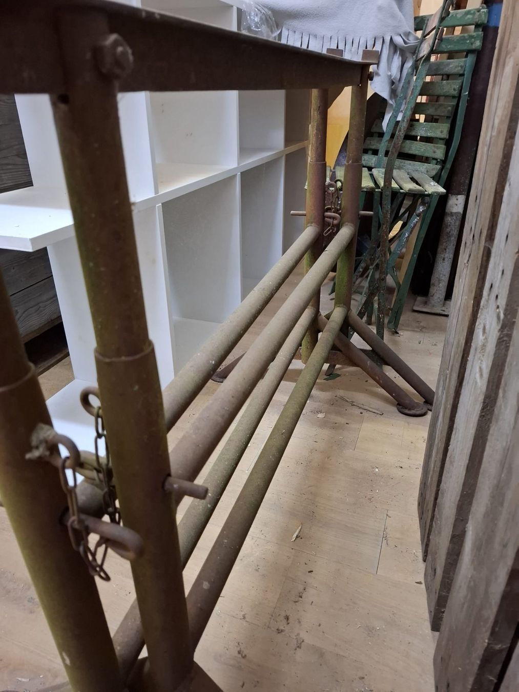 Werkbänke: Metallböcke – Gebraucht aus Basel von WoodAndLuxuryGmbH 2
