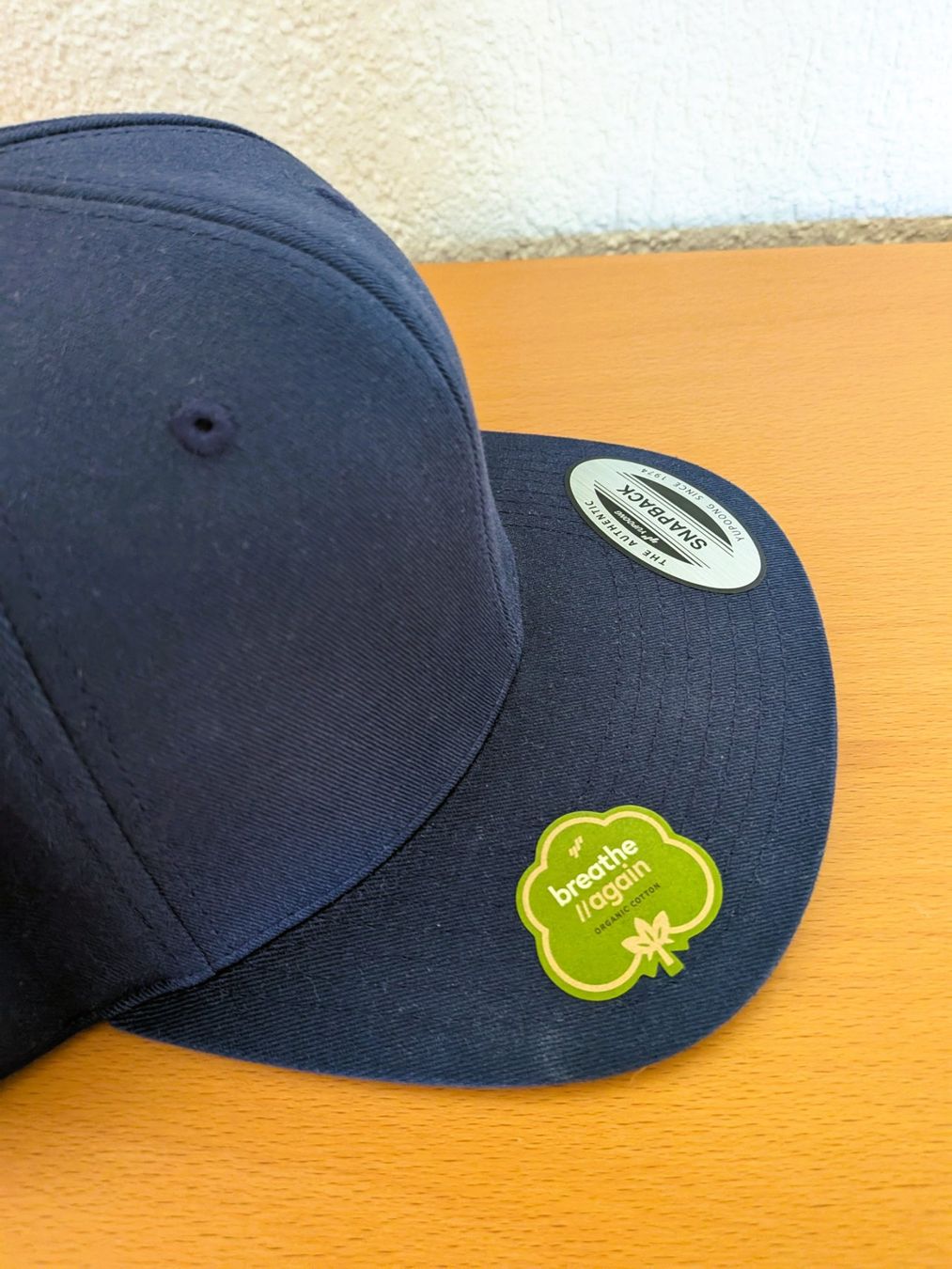 Hüte, Mützen & Caps: Yupoong Snapback Organic Cotton Navy – Neu und originalverpackt aus Pfäffikon SZ von RainerZuefall 1