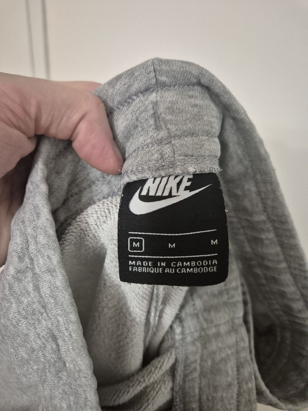 Nike Pantaloni: jogging Nike – Usato da BIEL/BIENNE venduto da rac_5tsm 1