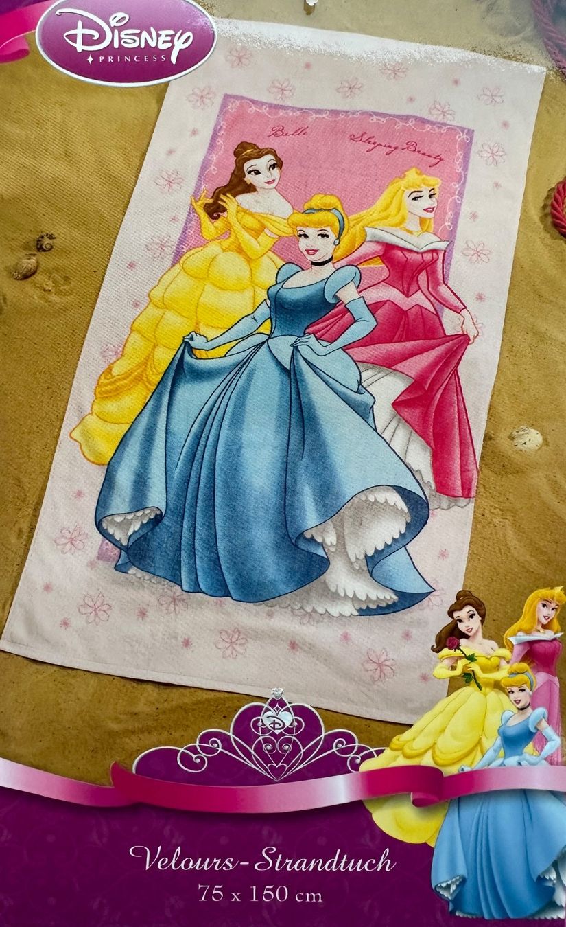 Disney Badetücher: Strandtuch - Princess – Neu und originalverpackt aus Ennetbürgen von open24shop