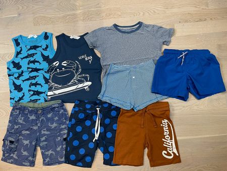 Sommer-Kleiderset für Jungs (Grösse 98/104)