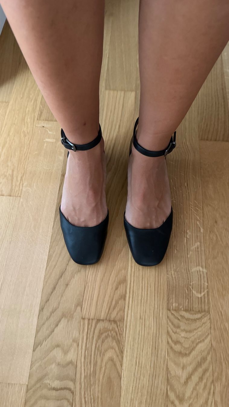 Chaussures femmes: Damen Schuhe schwarz mit Riemchen Absatz, 37 – D'occasion à Ammerswil AG par Diki.S 1