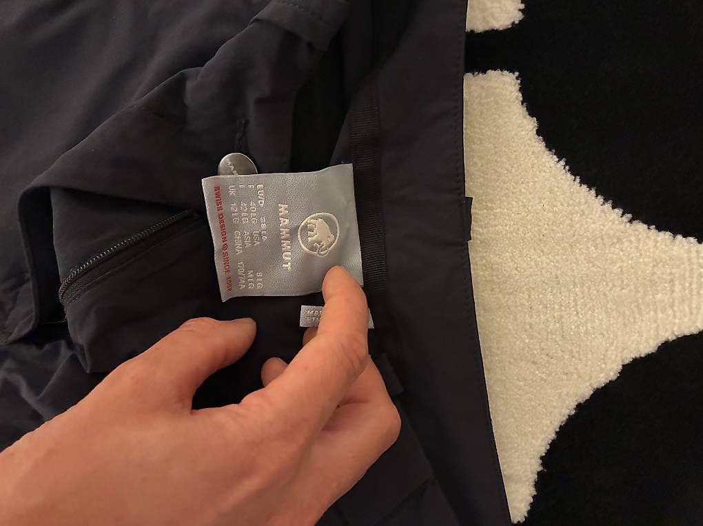 Pantaloni: Wanderhosen abnehmbar  – Usato da Hägglingen venduto da Ririmass 2