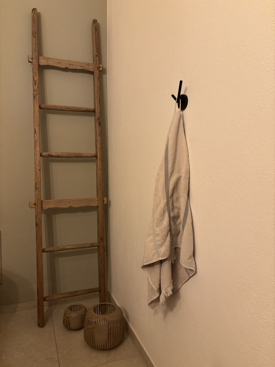 Toutes les décorations: Antike Deko-Holzleiter – D'occasion à Küttigen par feroxx