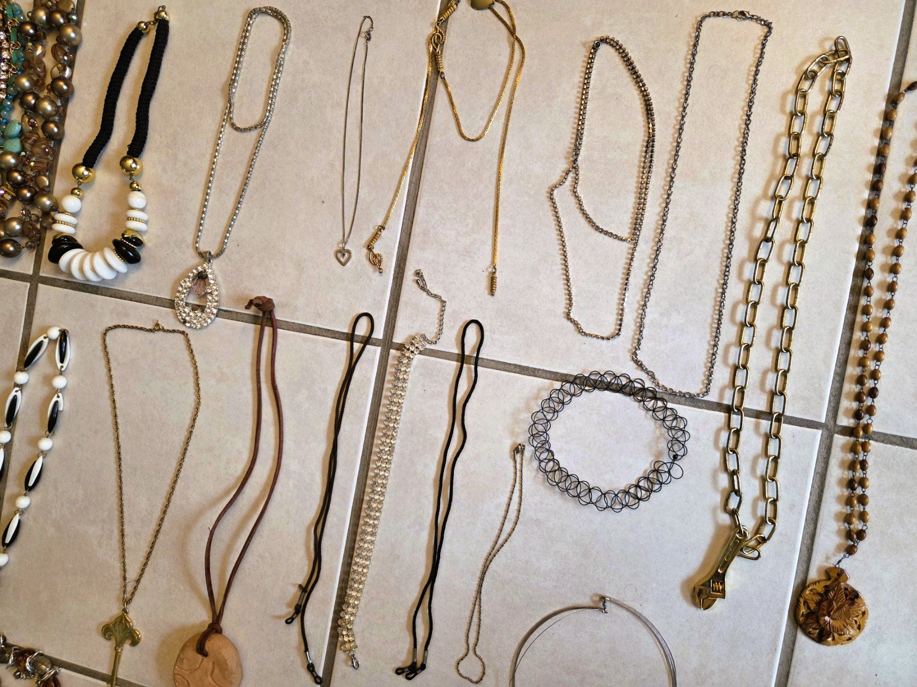 Sonstiger Schmuck: MODESCHMUCK LOT - MODE SCHMUCK KONVOLUT - VINTAGE – Gebraucht aus Brüttisellen von Nighttrain 6