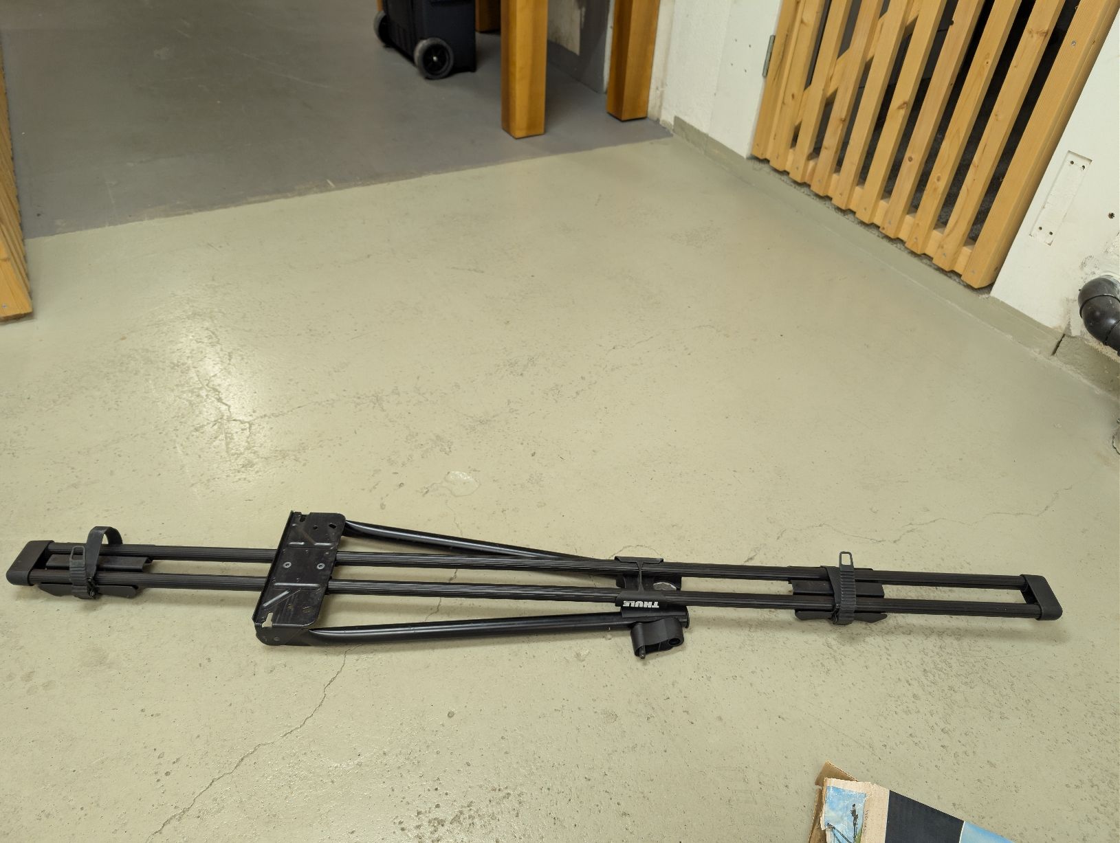 Thule Supporti per biciclette: Auto Fahrrad Halterung Thule – Usato da Einsiedeln venduto da Tooobias 1