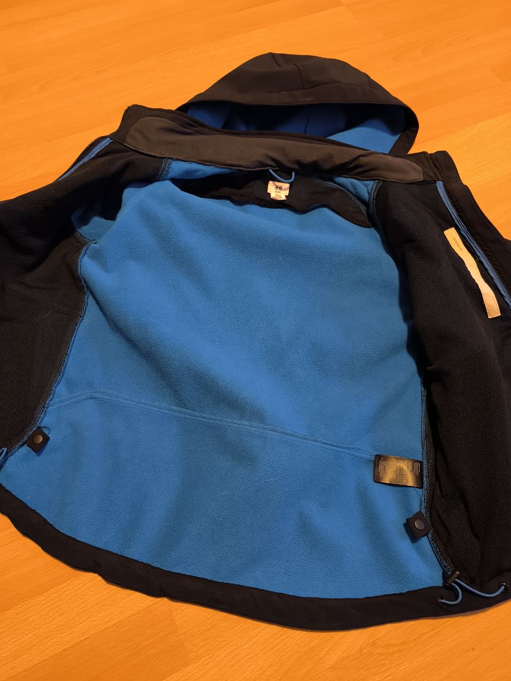 H&M Giacche & Cappotti: Softshelljacke Grösse 158 – Usato da Oberdiessbach venduto da Zwerg82 2