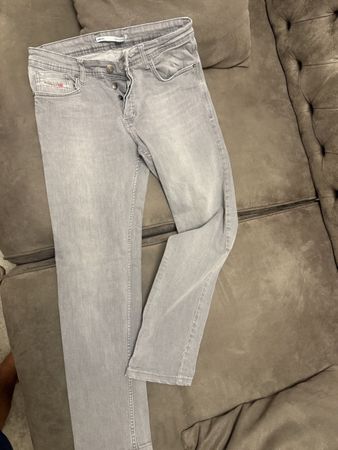 Jeans grau Grösse 32/33 guter Zustand