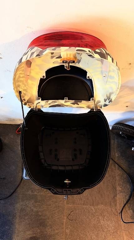 Topcase: Motorrad Topcase / Heckkoffer in Camouflage – Usato da Unterseen venduto da beE-Scooter 4