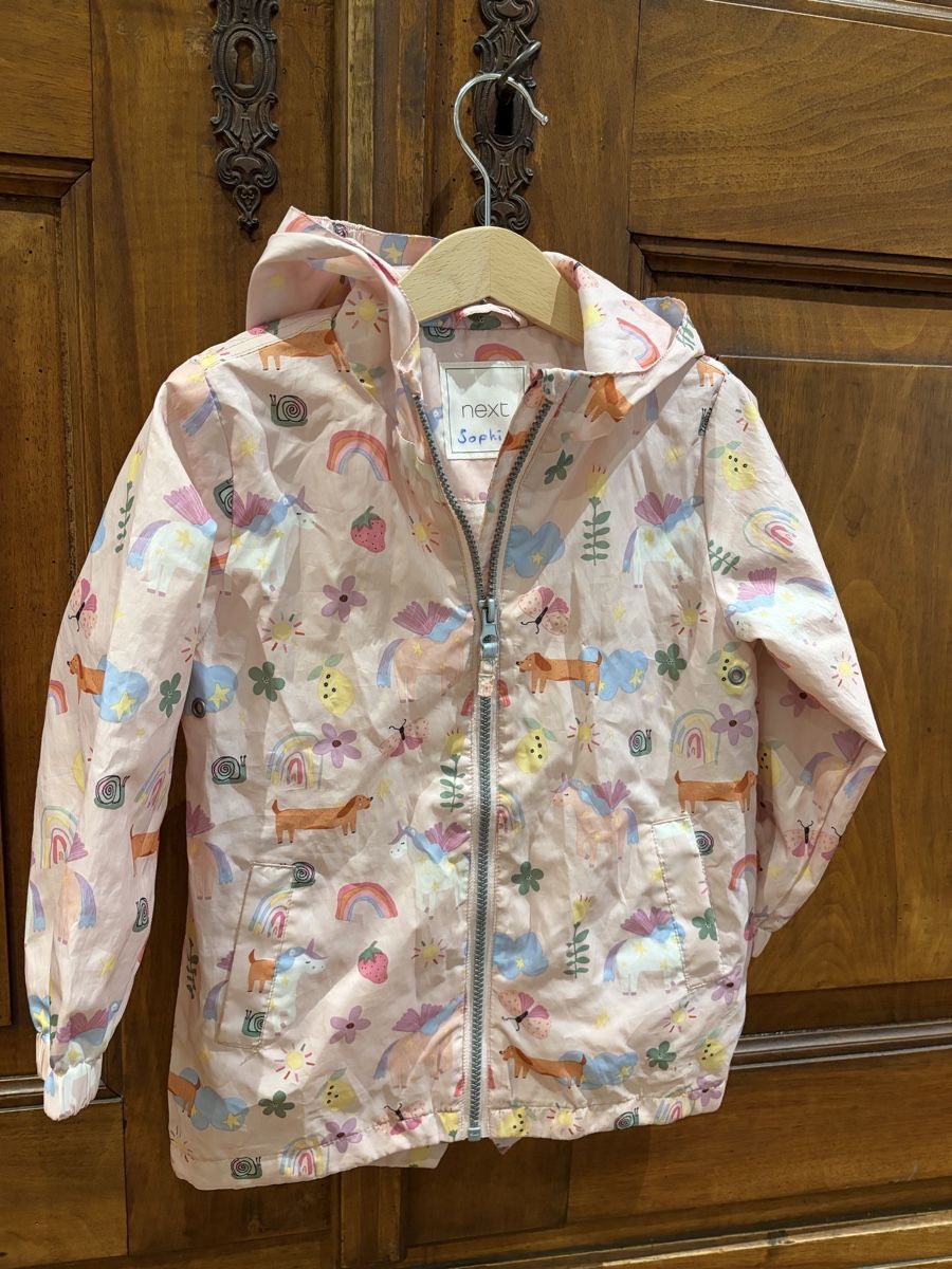 Next Giacche & Cappotti: Next Regenjacke, Grösse 92, rosa mit Einhörner und Dackel – Usato da Pratteln venduto da Daily88