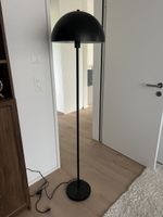Stehlampe schwarz Metall mit Schirm Halbkugel gut erhalten