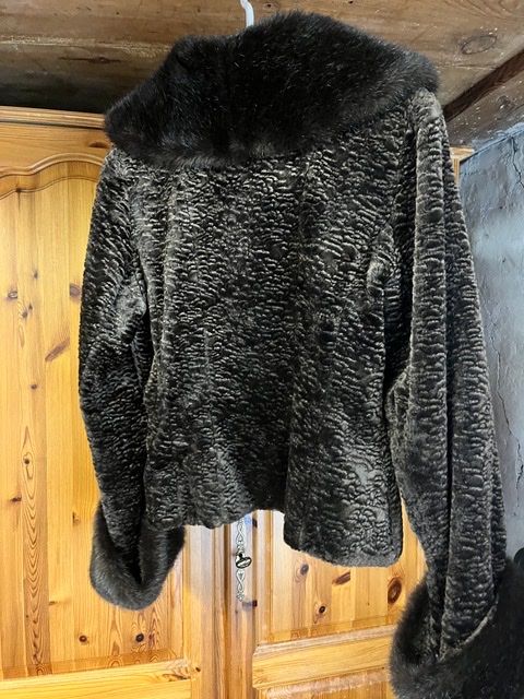 Giacche: Elégante veste en fourrure – Usato da Savièse venduto da seb_5fv2 2