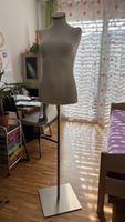 Schneiderpuppe weiblich Torso weiss mit Standfuss stabil