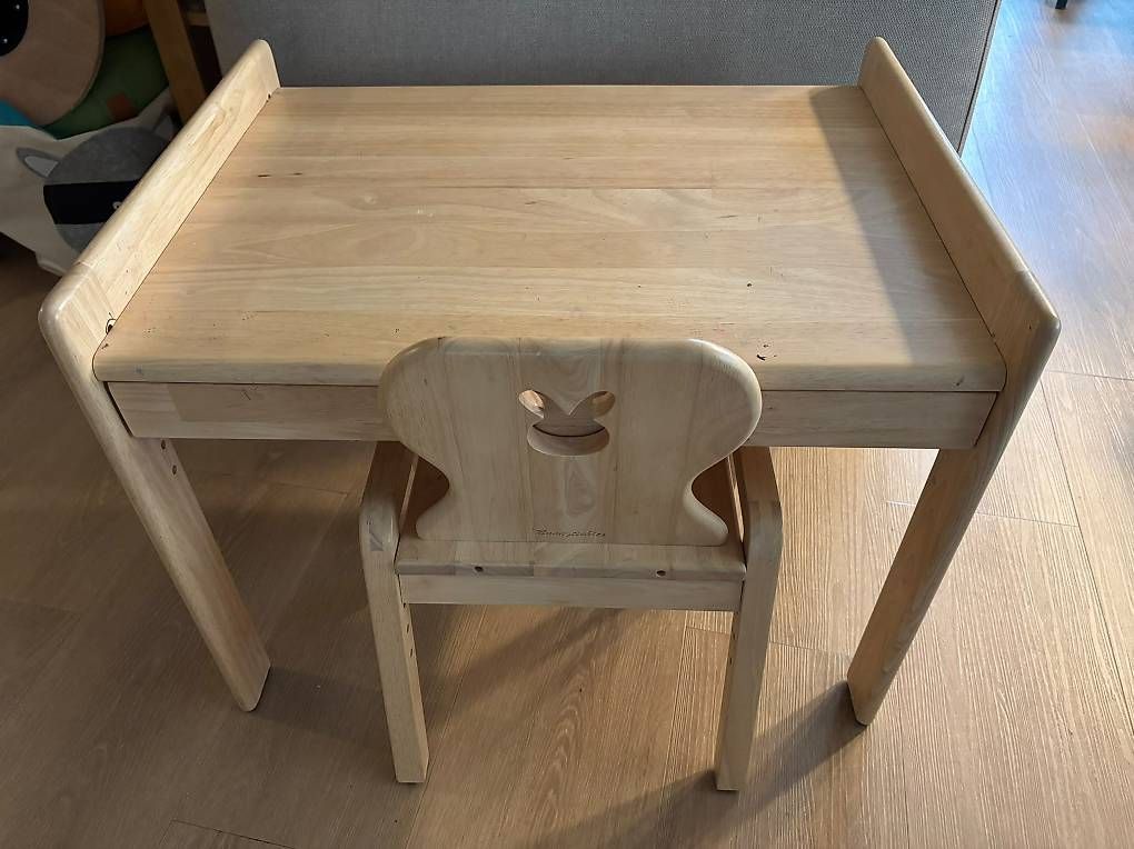 Set tavolo e sedie: Gebraucht - Mitwachsende Kindersitzgarnitur – Usato da Zürich venduto da bfu_sd7q 1