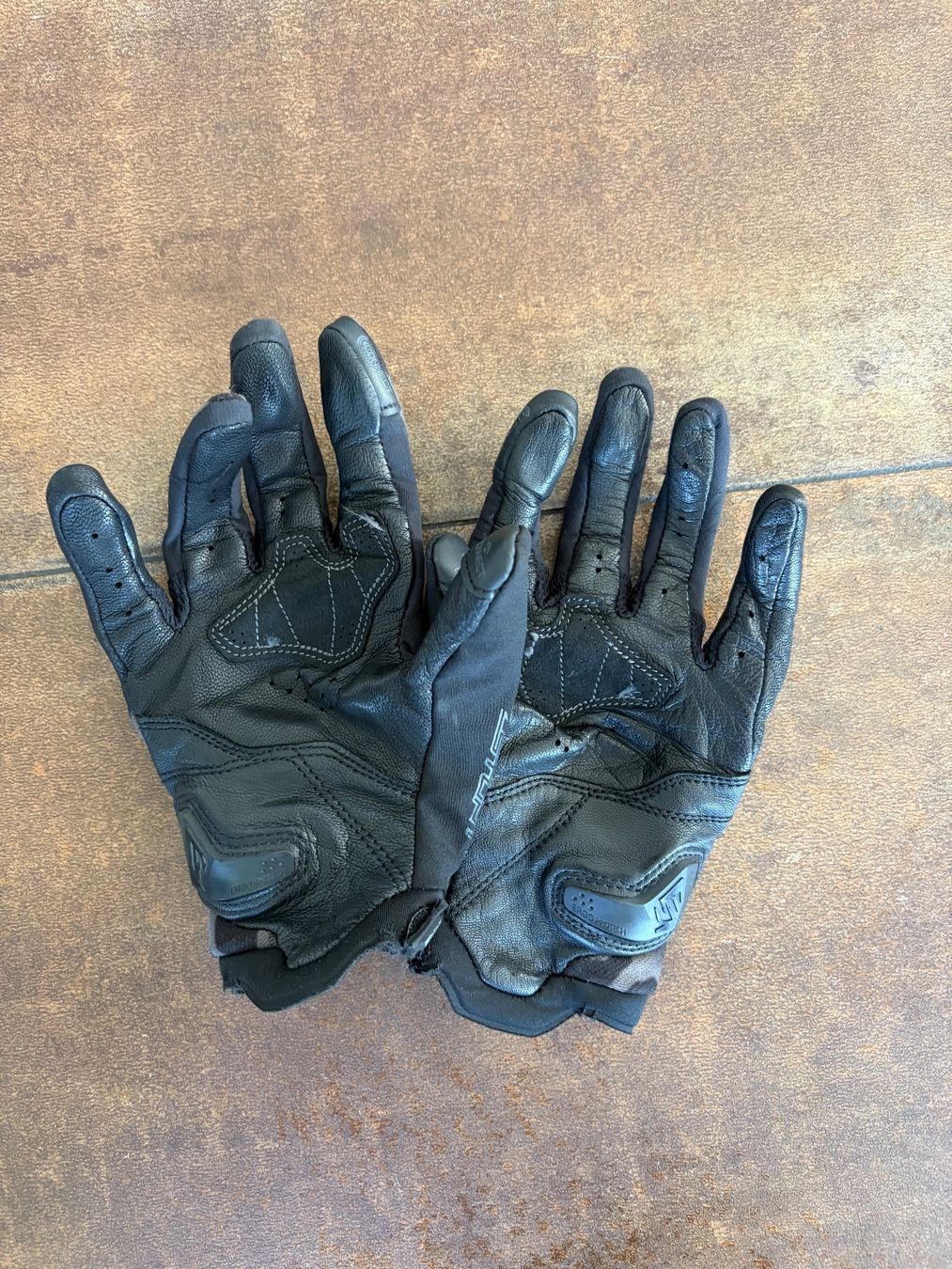 Handschuhe & Handstulpen: FIVE Handschuhe Damen S/8 gebraucht – Gebraucht aus Oberbüren von mjt_xw5w 1