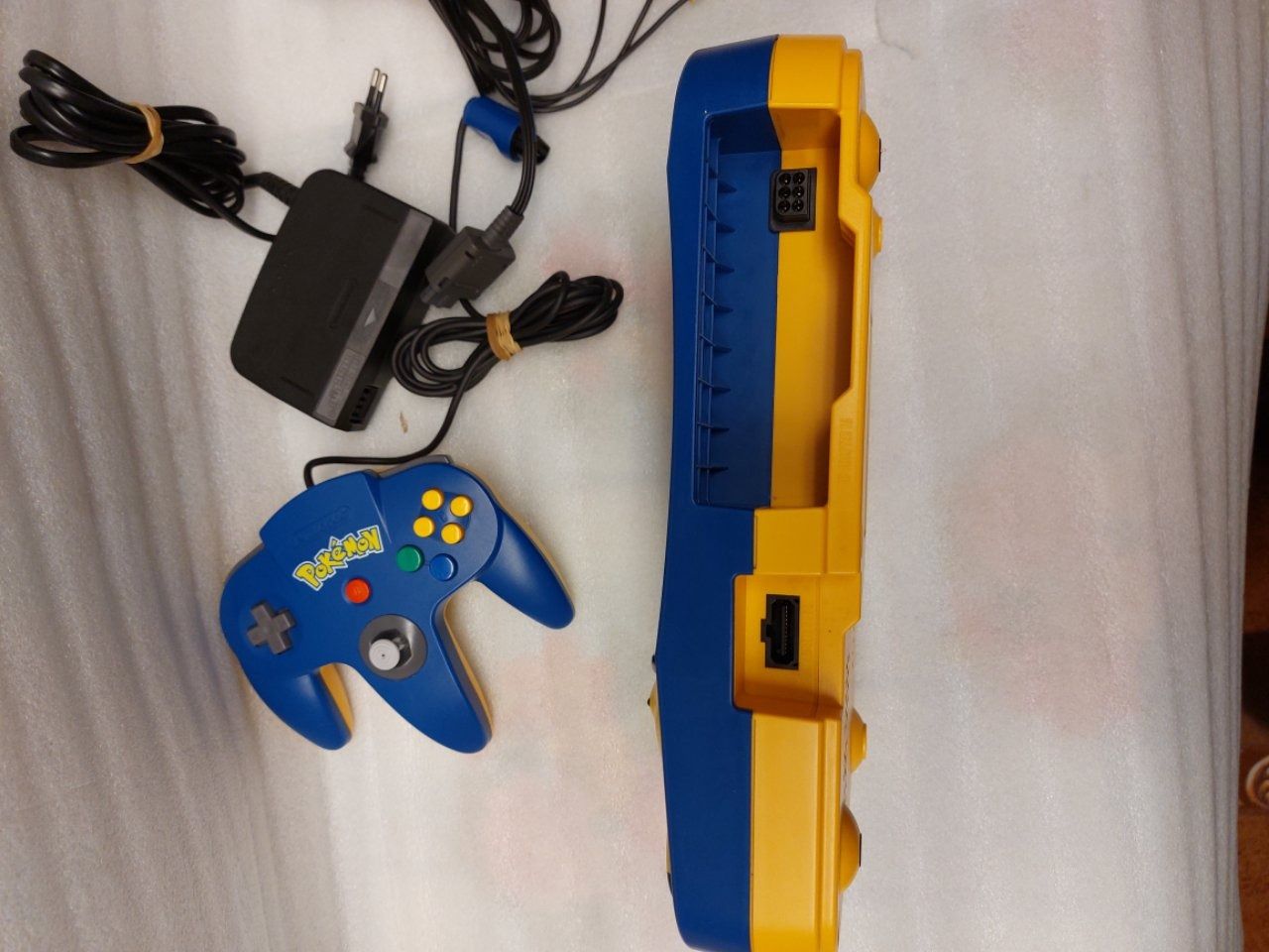 Nintendo Konsolen: Pikachu! Nintendo N64 Console PAL - RARE – Gebraucht aus Pambio Noranco von Pol69 8