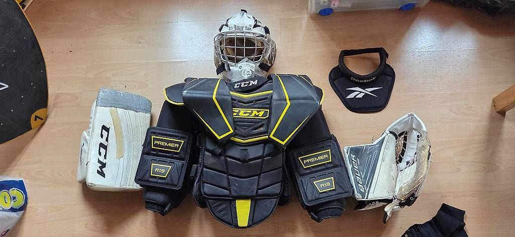 Schutz & Schoner: Equipement complet gardien hockey – Gebraucht aus La Chaux-du-Milieu von T.Favre 2