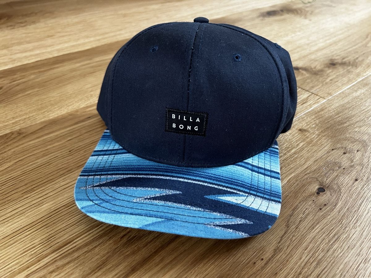 Billabong Copricapi, berretti & cappellini: Billabong Cap/Kappe, dunkelblau mit Muster-Top! – Usato da Reinach BL venduto da Roger.Walliser
