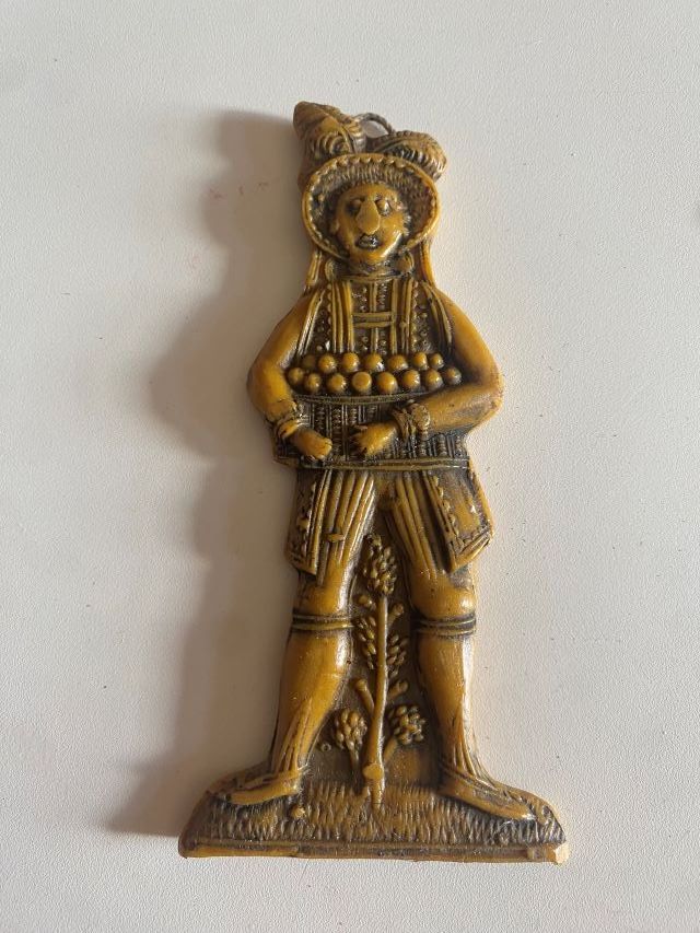 Statuette: Altes Wachsbild, Bauer mit Trachtenanzug – Usato da Diessenhofen venduto da Albin00