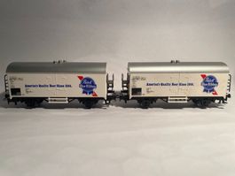 Märklin 2x Kühlwagen PABST BLUE RIBBON  Bier, AC Achsen