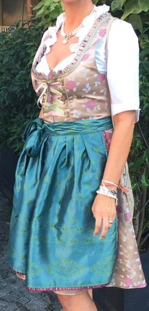 Dirndl Gr. 38 / 40 der Marke Stockerpoint und Bluse Gr. 38