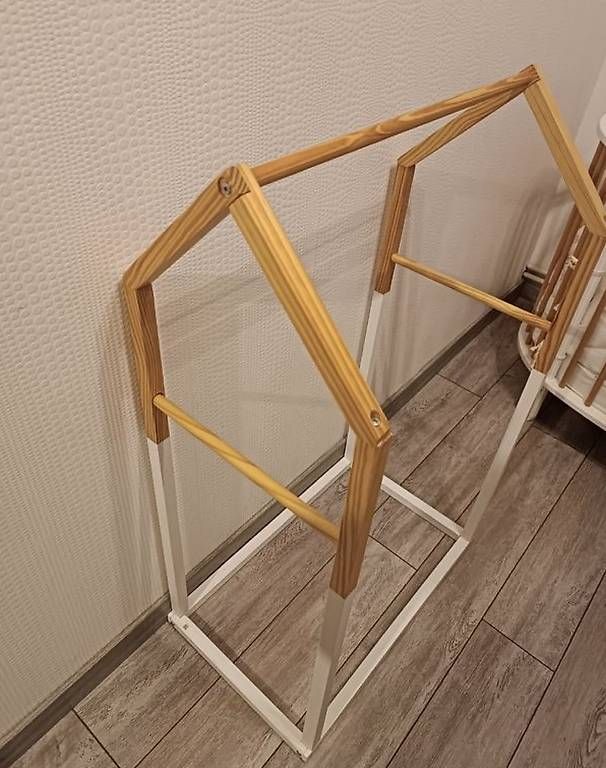 Garderobe: Penderie enfant – Gebraucht aus Etoy von art_w2nv